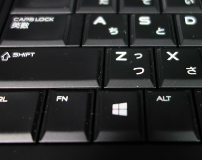 「ALIENWARE 17」のキーボードは、テンキーも搭載された一般的なフルキーボード