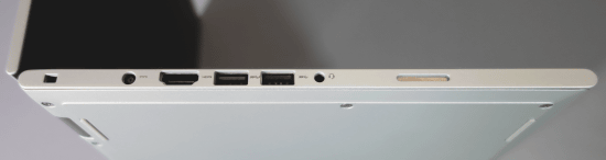 「DELL Inspiron 13 7000シリーズ 2 in 1」の本体の向かって左側の側面は、上のようになっており、画像の左から、セキュリティケーブルスロット、ACアダプター差込口