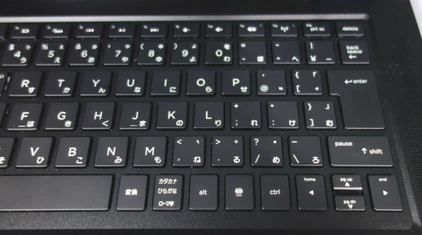 「HP OMEN 15-5000」のキーボードは、上のようなもので、現在の標準的なキーボードであるアイソレーションタイプが採用されています