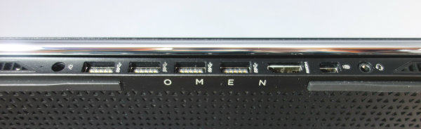 「HP OMEN 15-5000」は、ゲーミングノートパソコンとしては一般的なLAN端子が存在しません